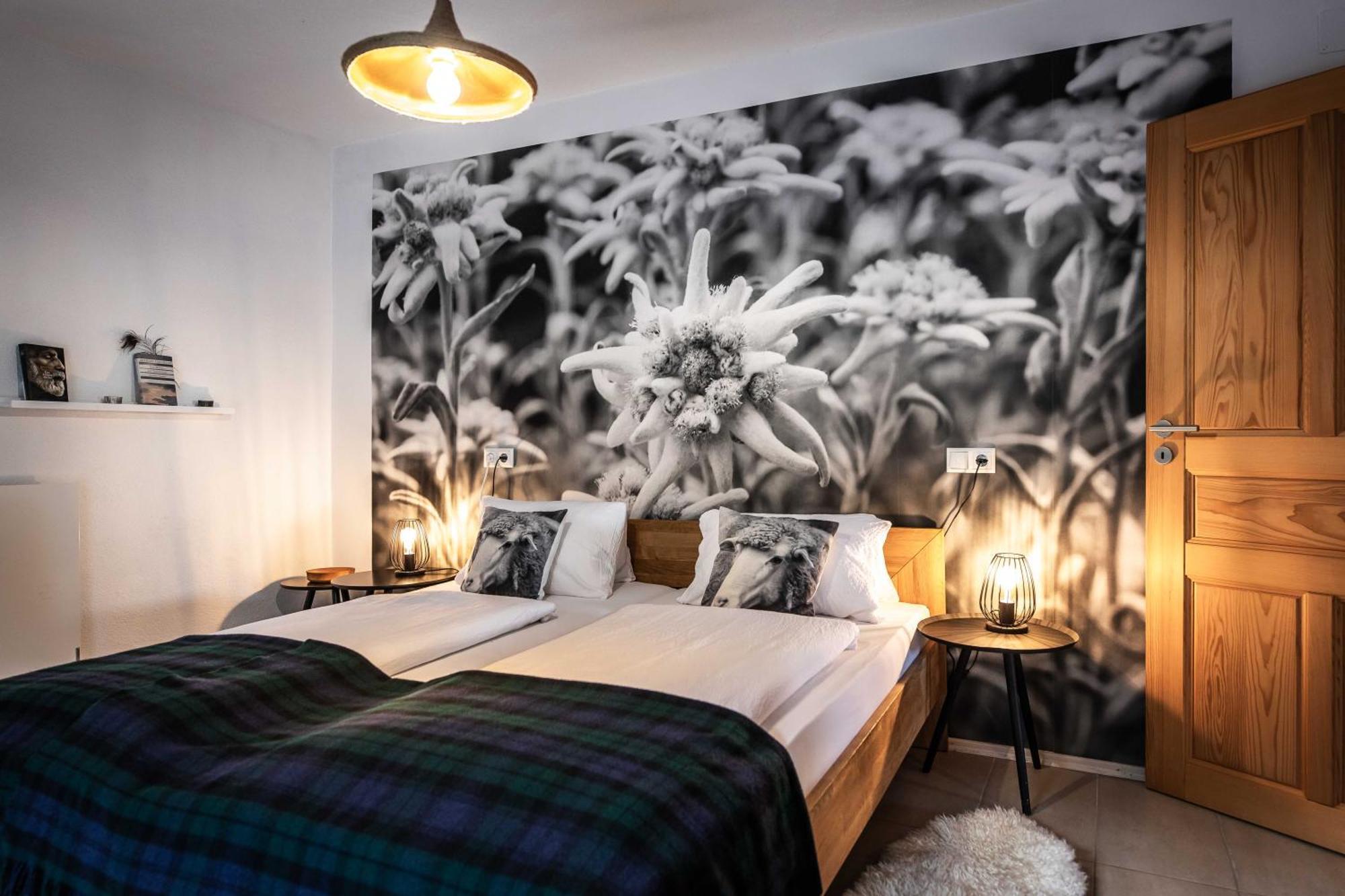 Alpinside Appartements ハイリゲンブルート エクステリア 写真